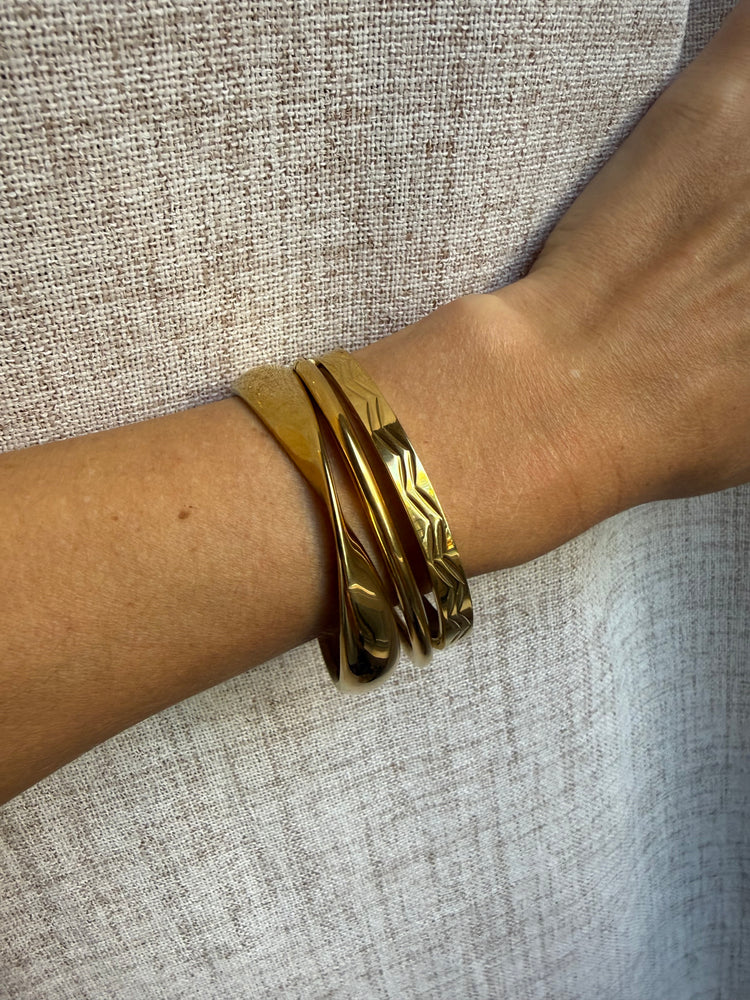 Waves Bangle
