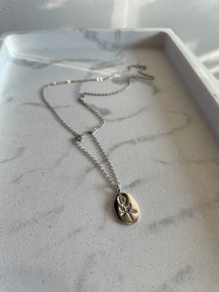 Bud Pendant Necklace