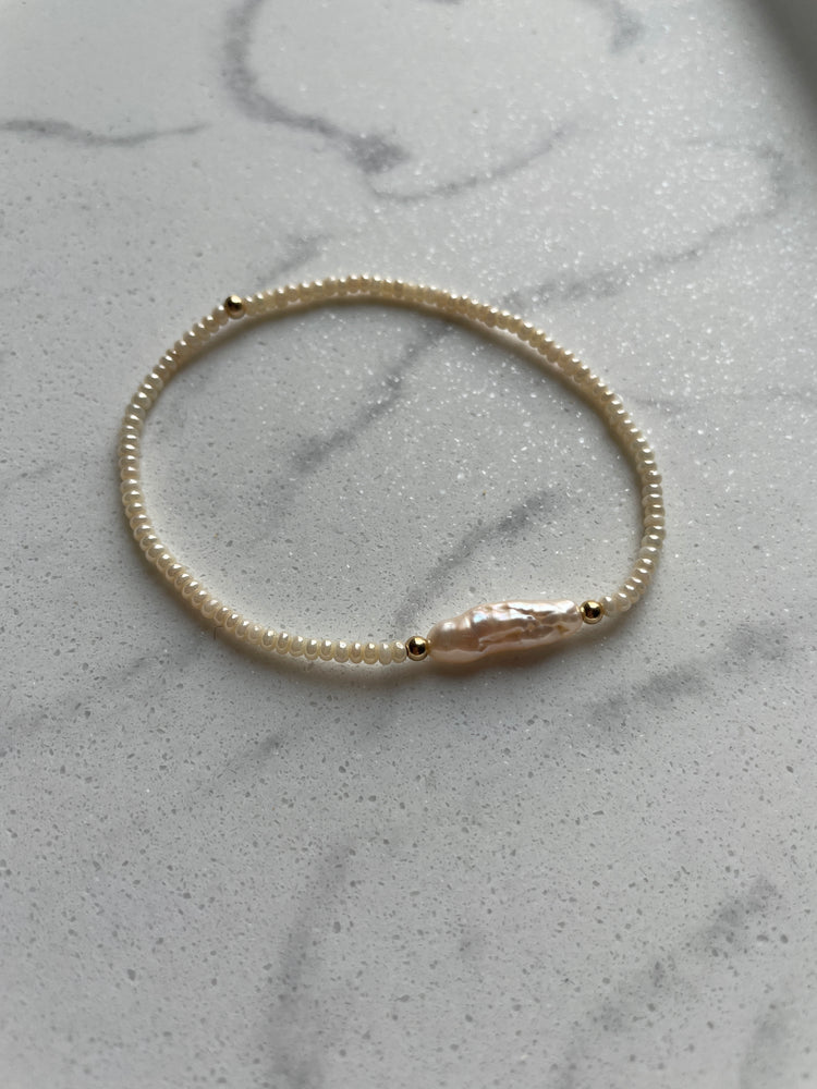 Biwa Minimalist Stacker