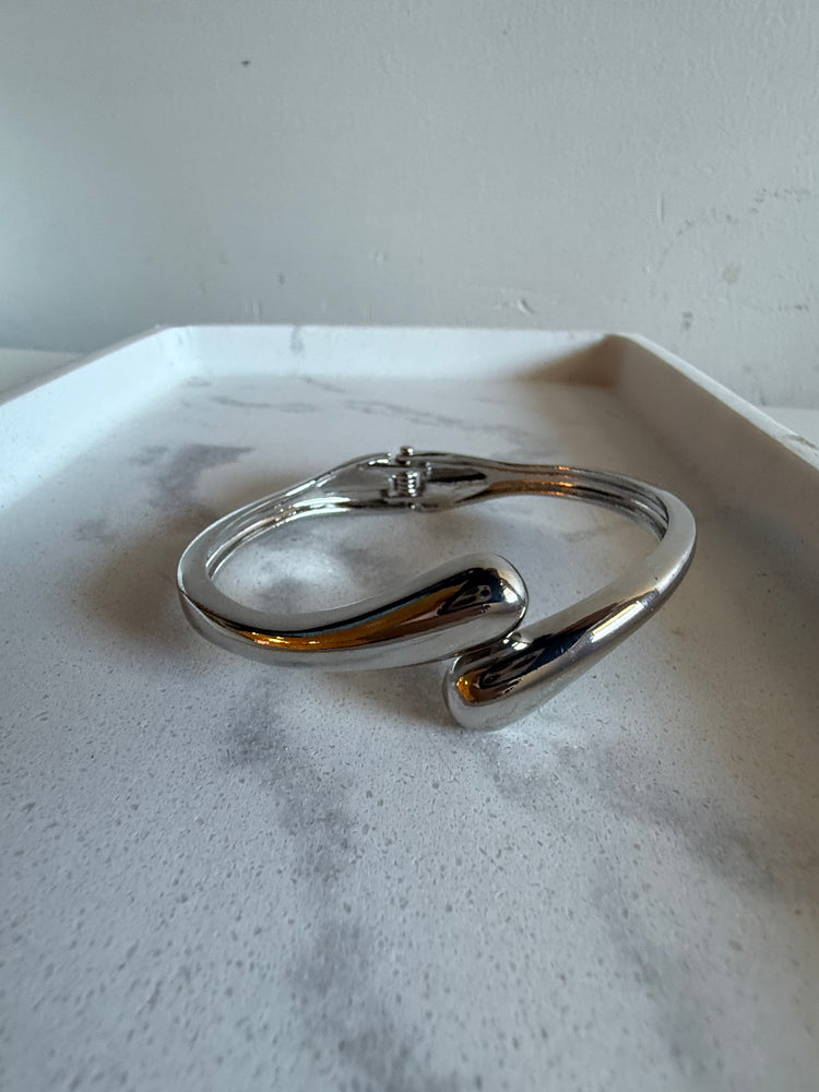 Fontaine Bangle