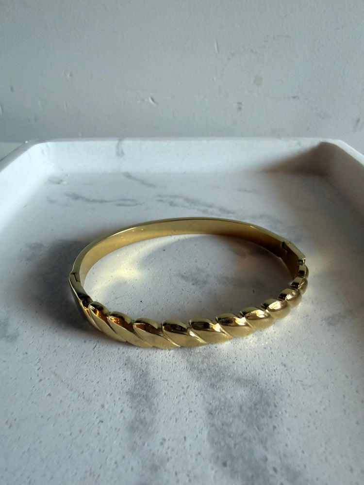Roma Bangle
