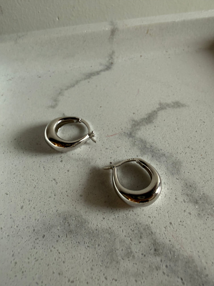 Liv Hoops