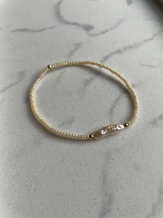 Biwa Minimalist Stacker